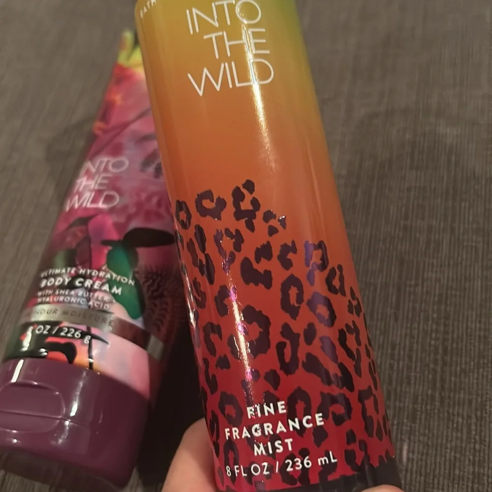 Bath & Body Works Into the Wild Beauty Bundle: Body Cream and Mist NEW